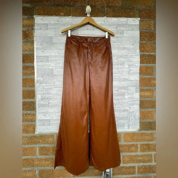 Enza Costa
Vegan Leather Wide Leg Pants size 27 tall - Picture 5 of 17